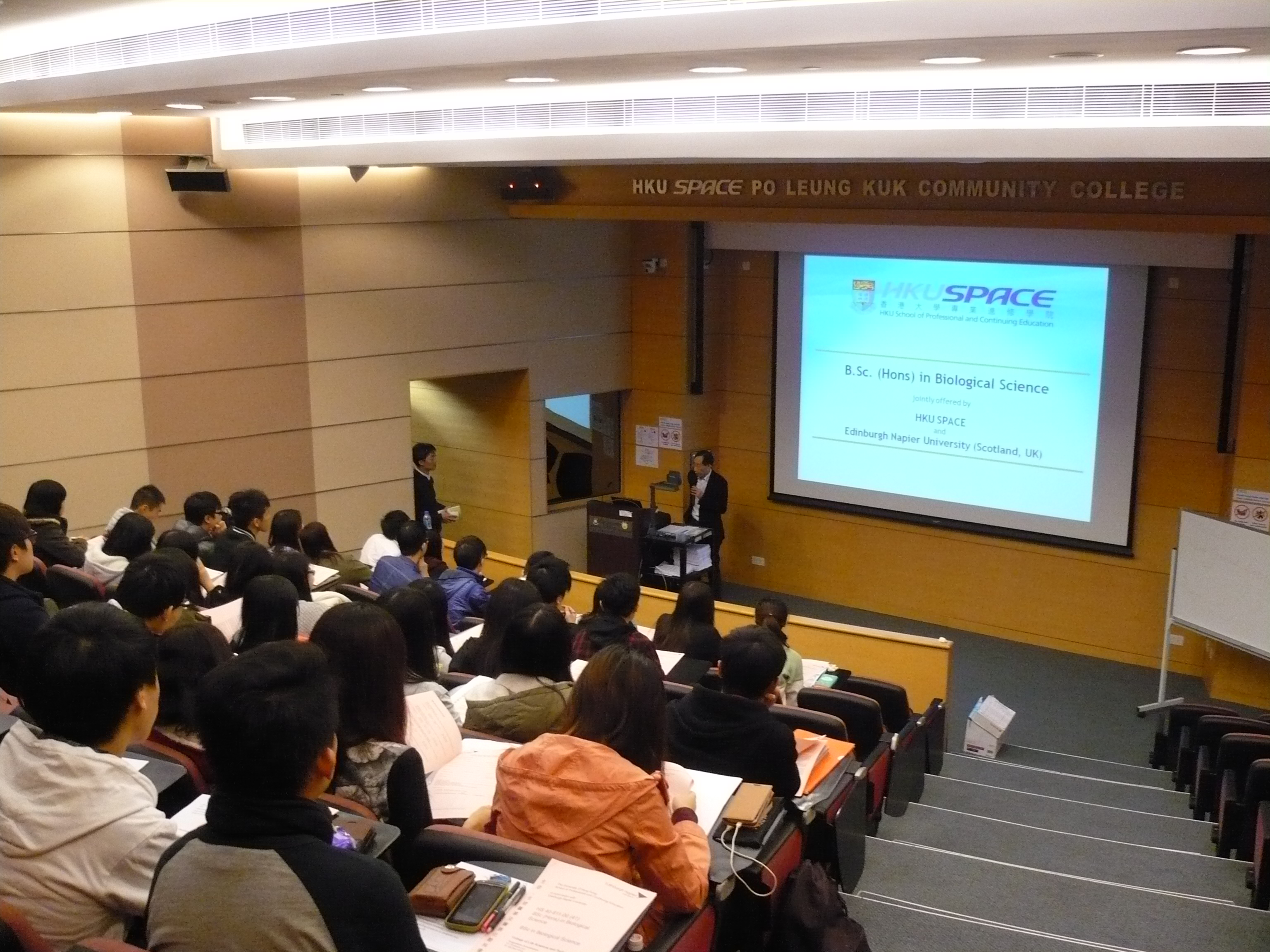 Programme Seminar:  BSc Biological Science, Edinburgh Napier University in collaboration with HKU SPACE - Photo - 3