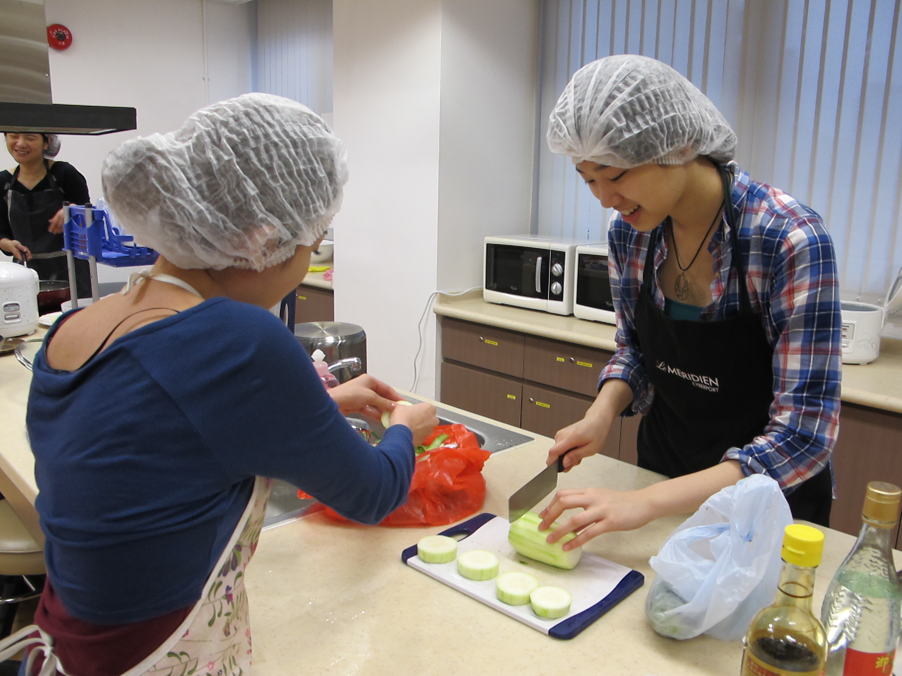 Feeding Hong Kong – Prepare nutritious, simple and low budget cookbook for the needy - Photo - 25