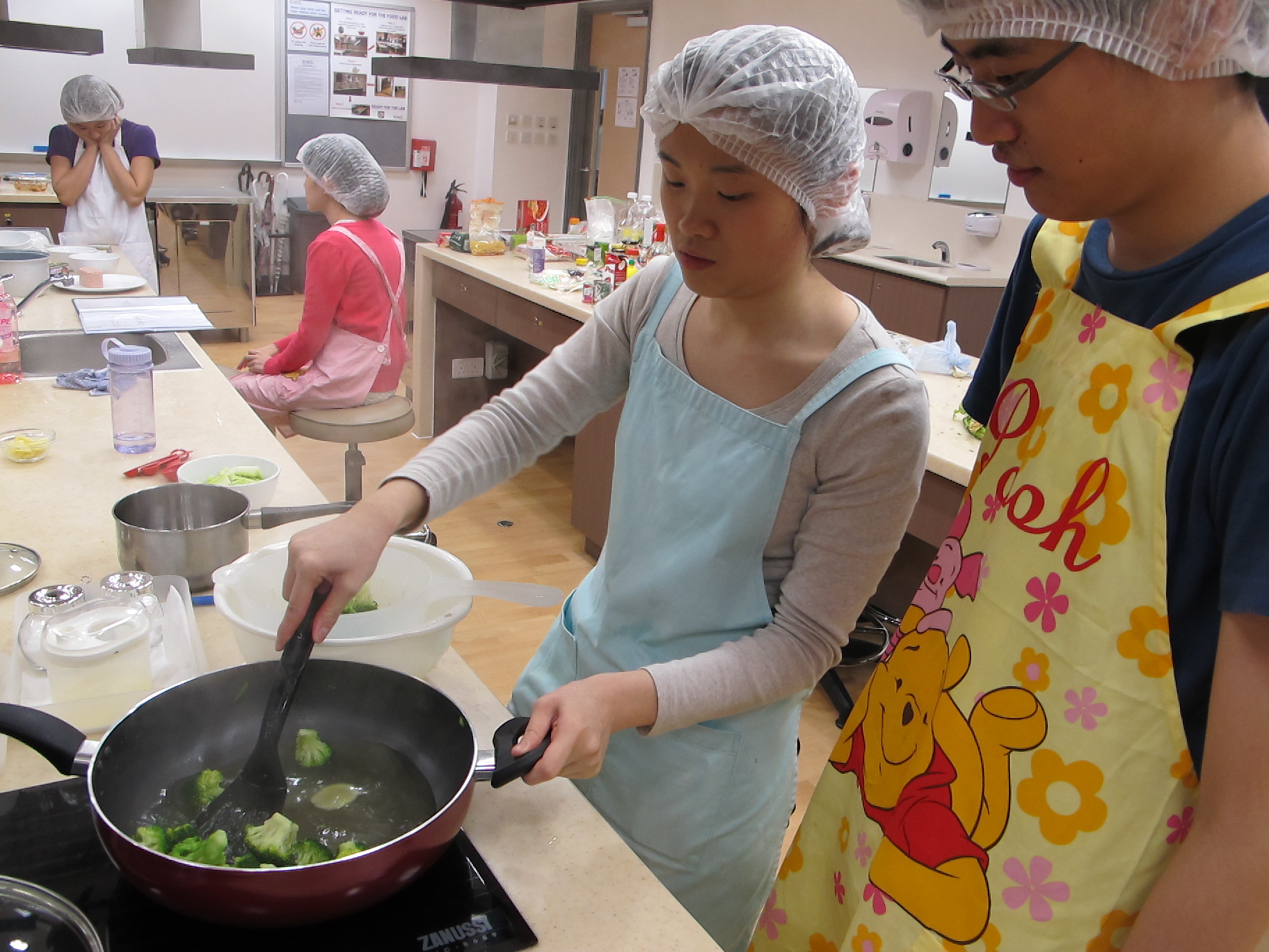 Feeding Hong Kong – Prepare nutritious, simple and low budget cookbook for the needy - Photo - 73