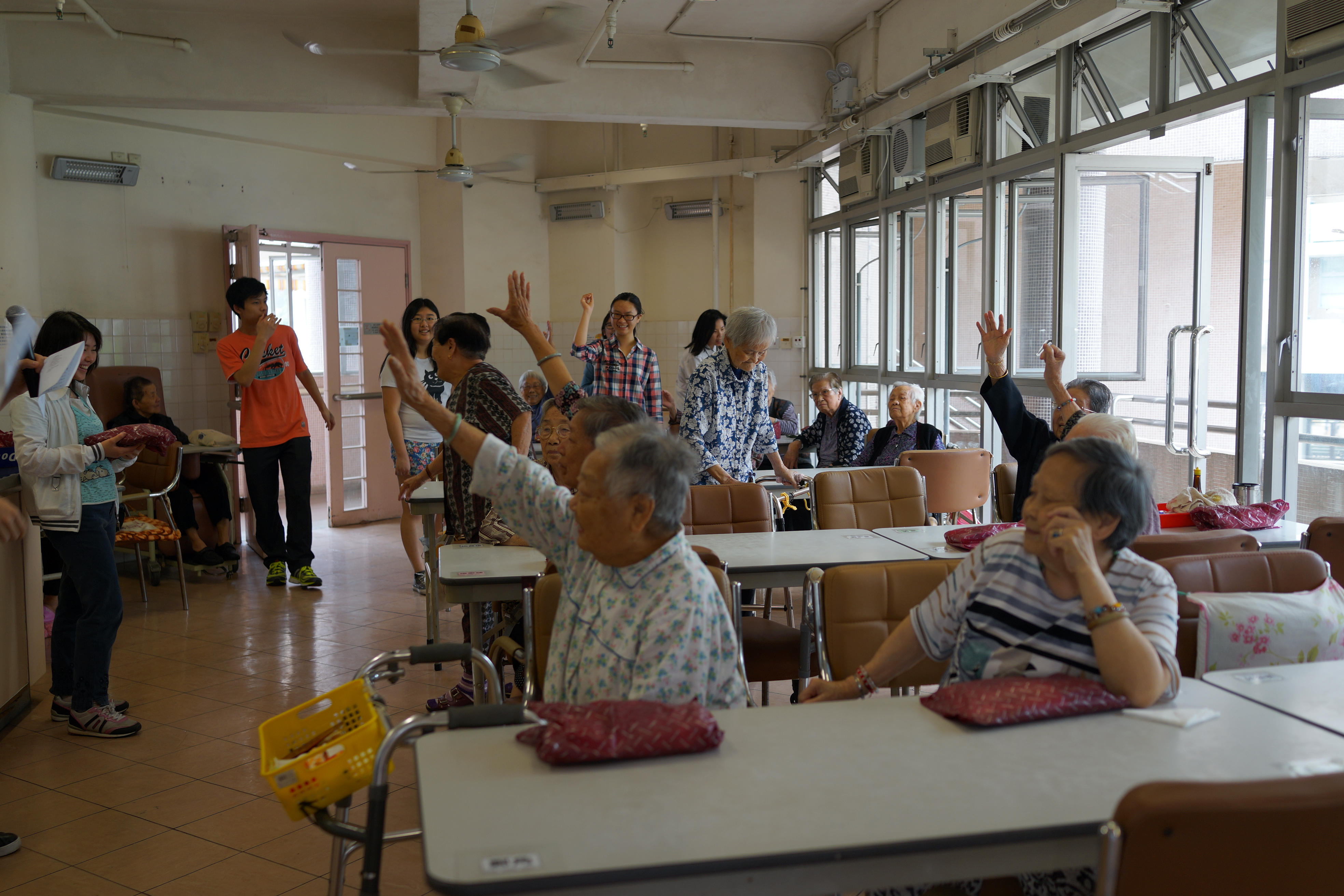 An afternoon serving the elderly: a visit to the Po Leung Kuk Wong Chuk Hang Service for the Elderly - Photo - 3