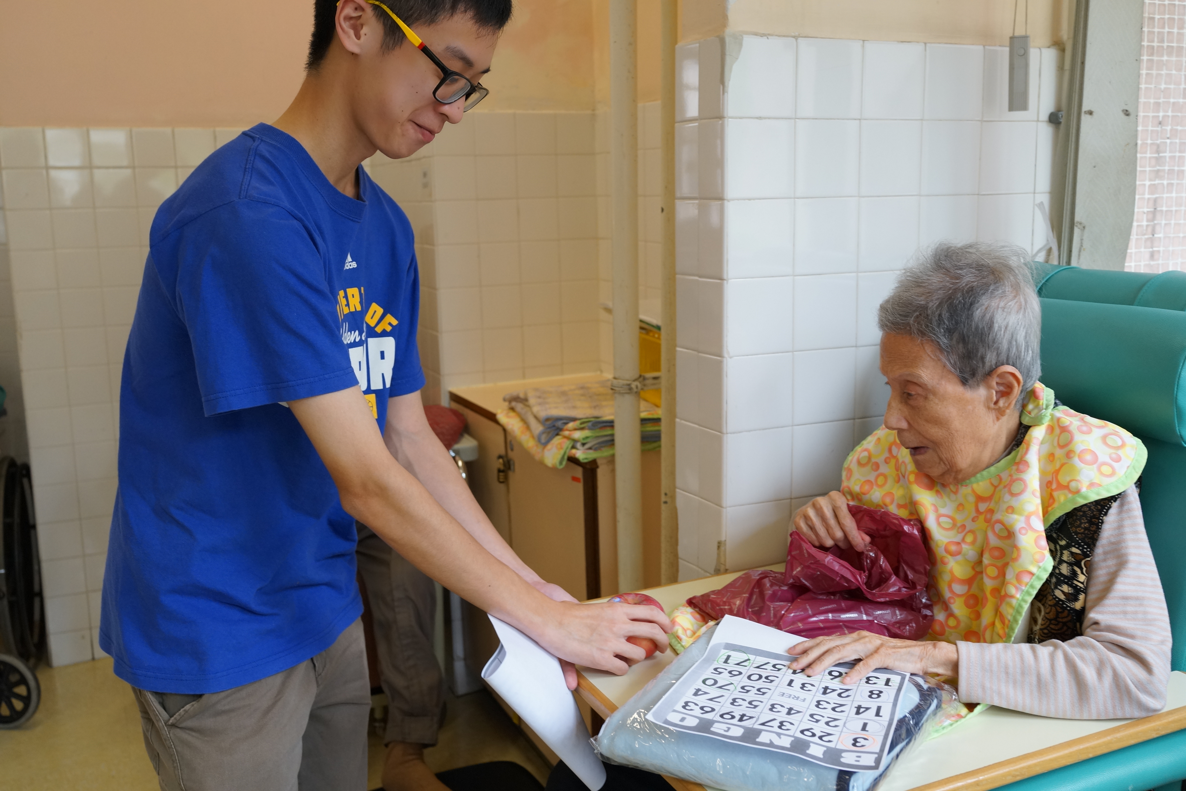 An afternoon serving the elderly: a visit to the Po Leung Kuk Wong Chuk Hang Service for the Elderly - Photo - 5